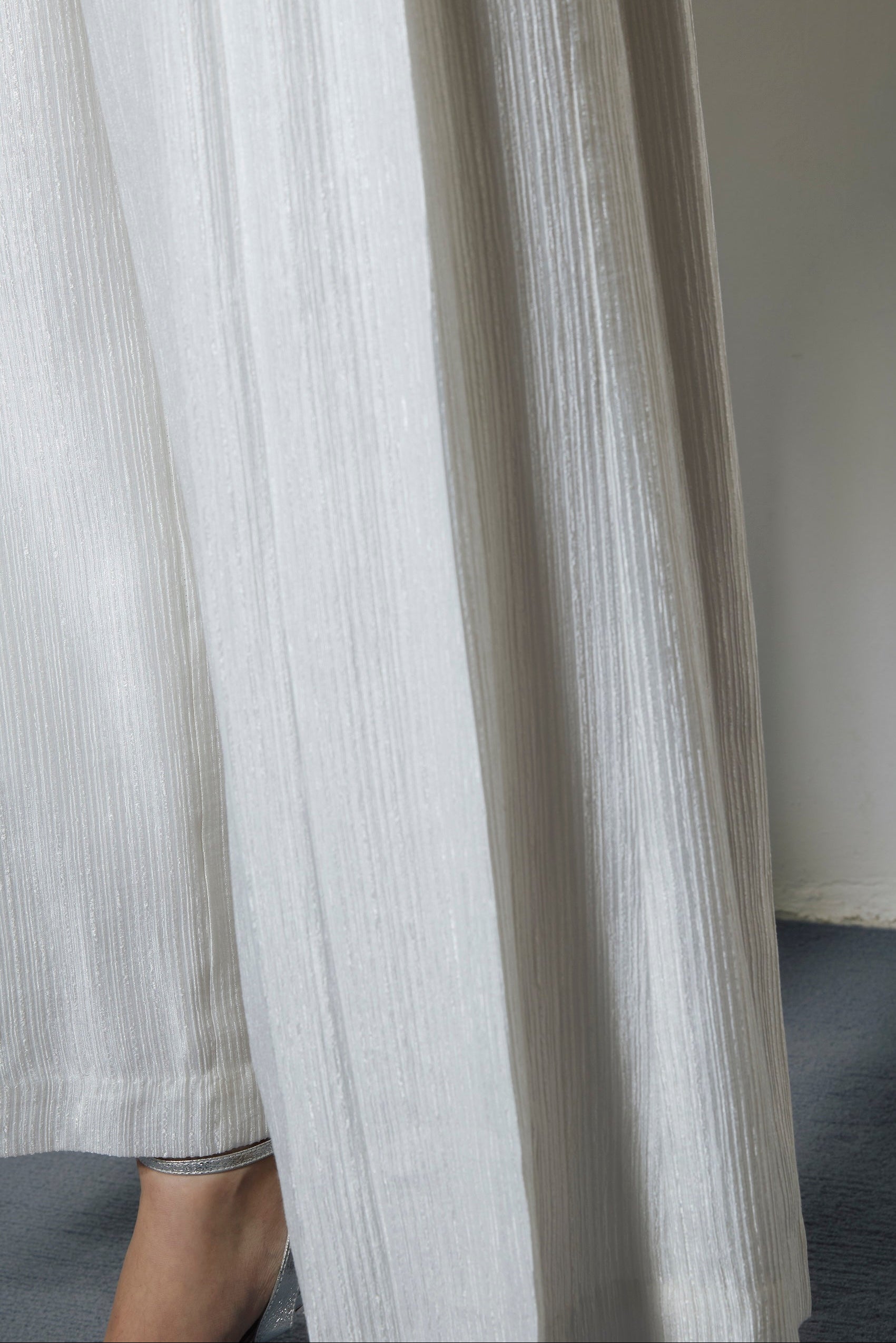 Sheen Drift Pleated Pants