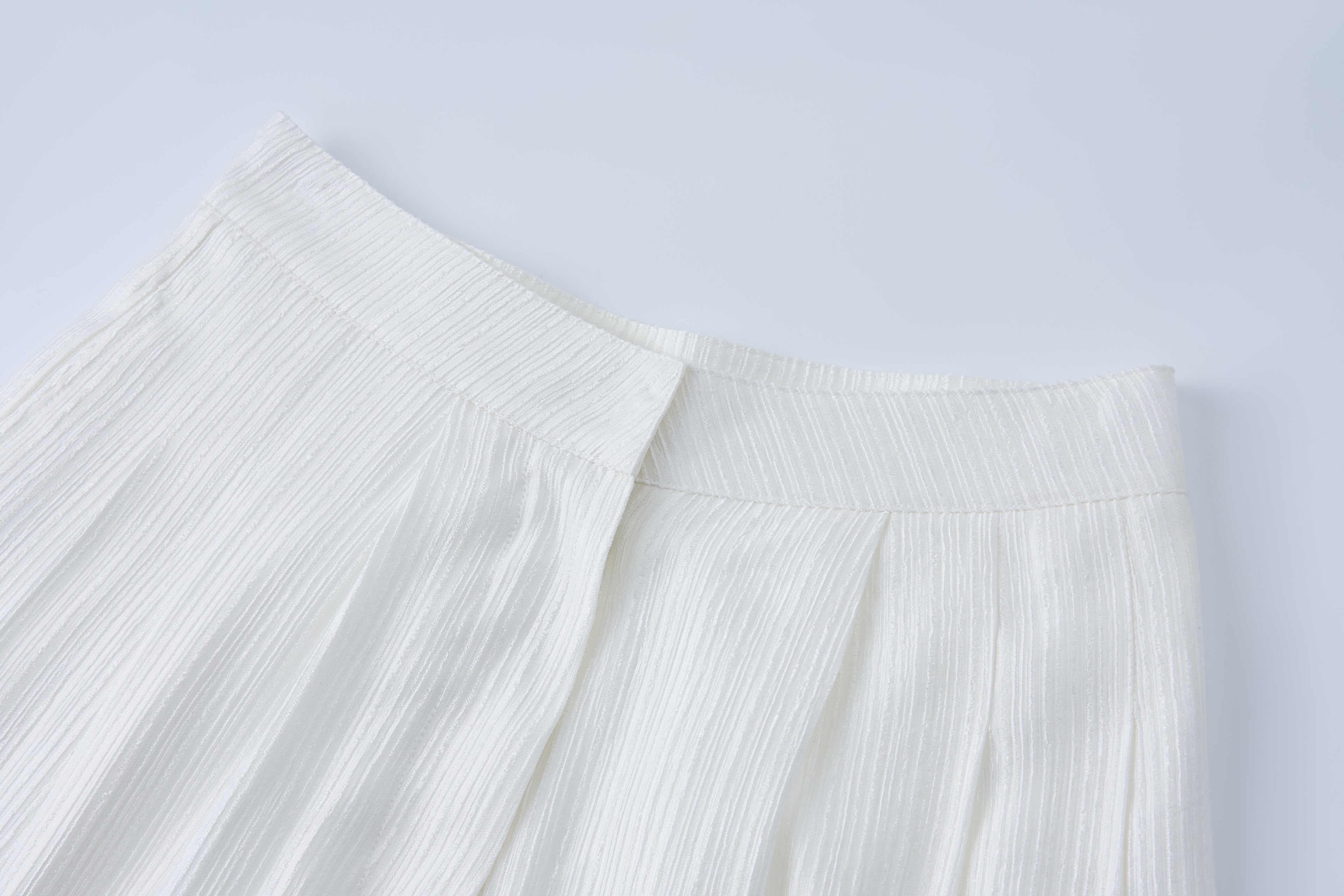 Sheen Drift Pleated Pants